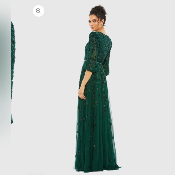 Elegant Green Evening Gown - Picture 2 of 6